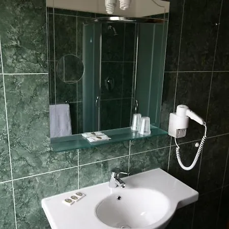 Tirreno Szálloda Cavi di Lavagna