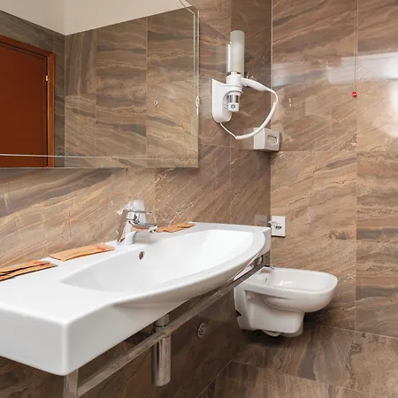 Tirreno Hotell