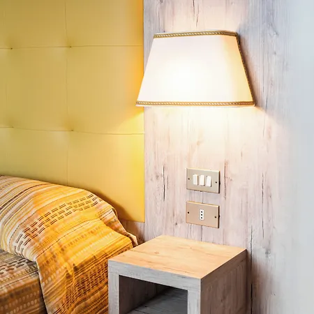 Tirreno Hotel Cavi di Lavagna