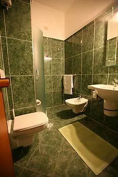 Tirreno Hotell