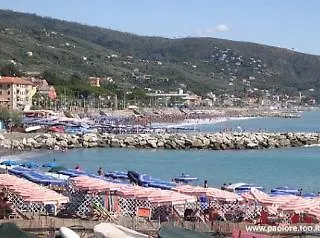 Hotel Tirreno Cavi di Lavagna