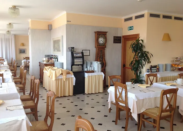 Tirreno Отель 3*