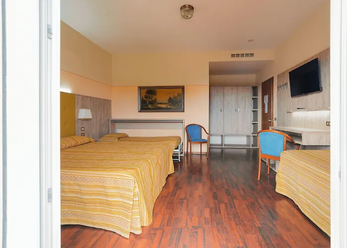 Otel Tirreno Cavi di Lavagna